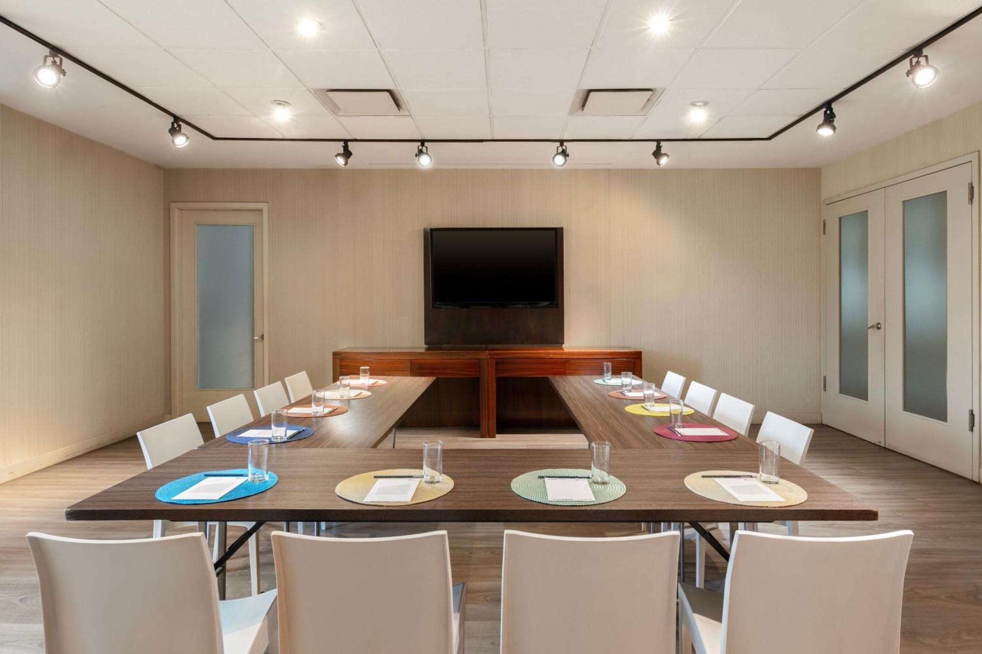 Aloft Bogota Airport Hotel Екстериор снимка