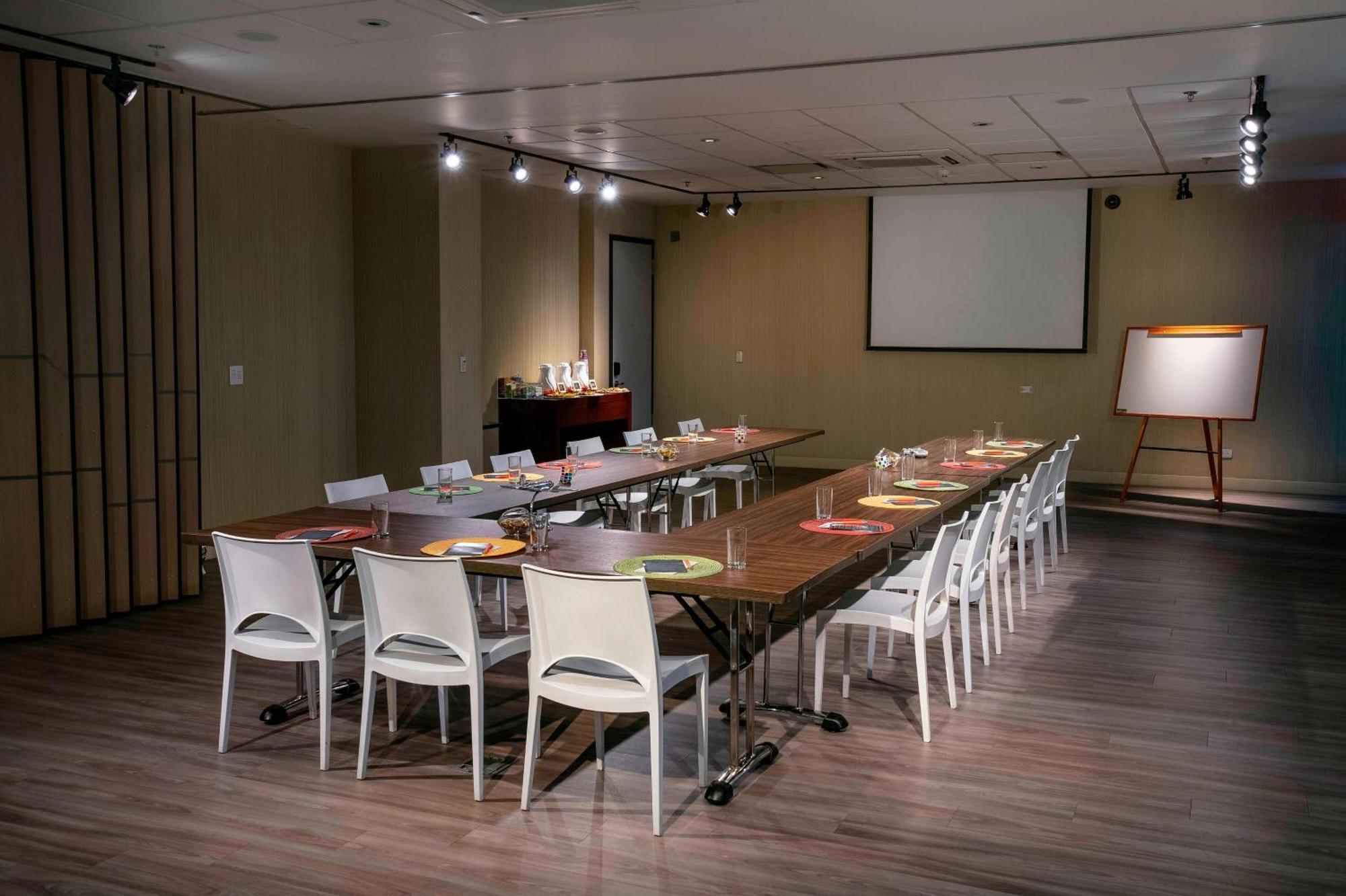 Aloft Bogota Airport Hotel Екстериор снимка