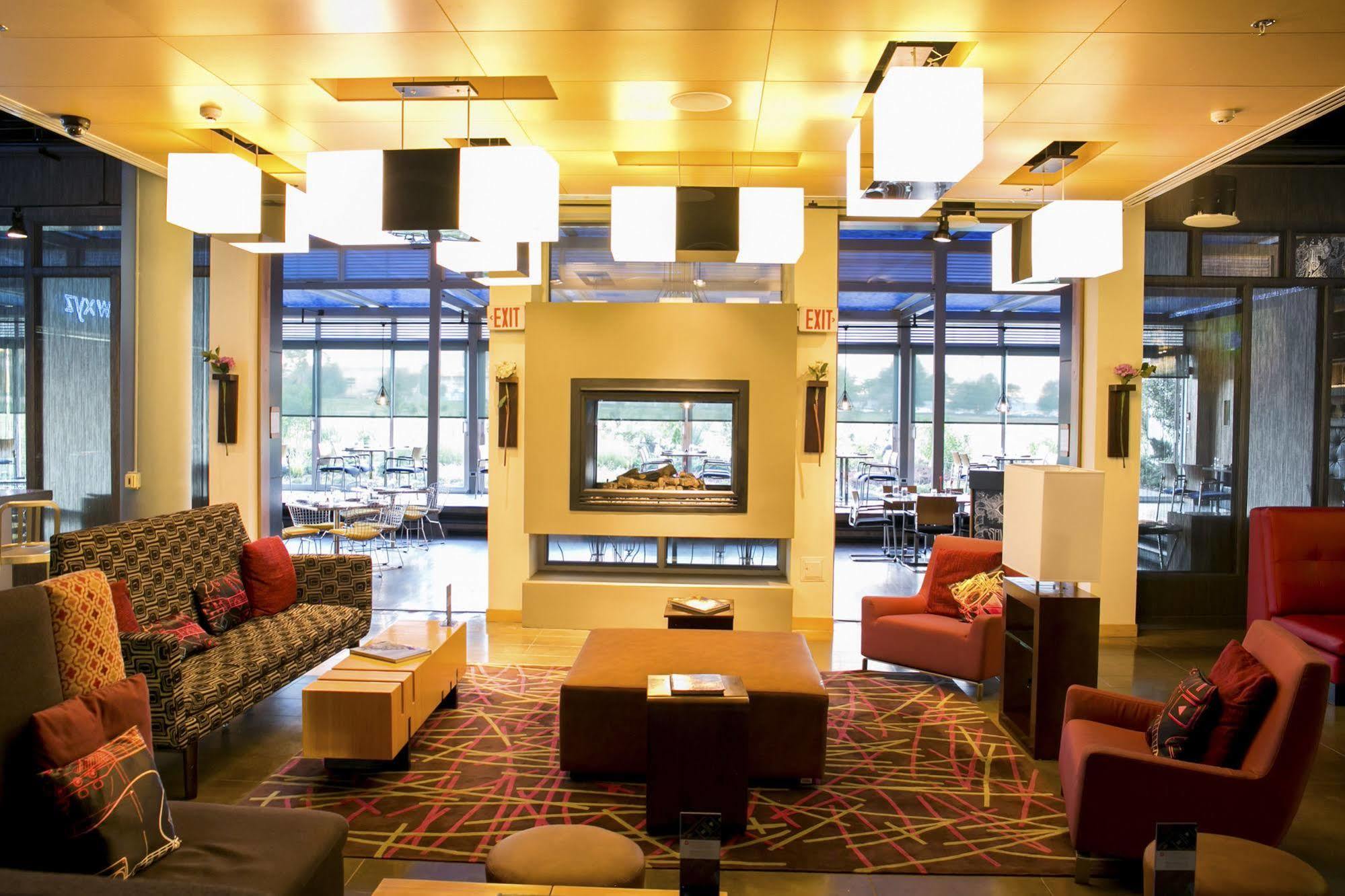 Aloft Bogota Airport Hotel Екстериор снимка